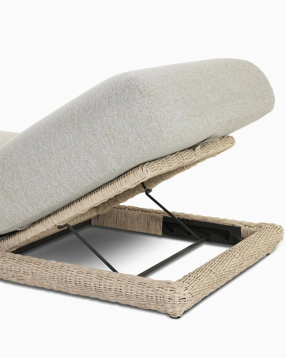 Evander Outdoor Chaise