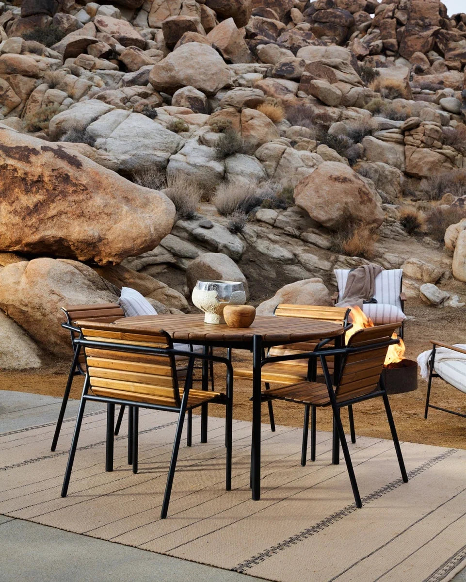 Outdoor Strata Round Dining Table