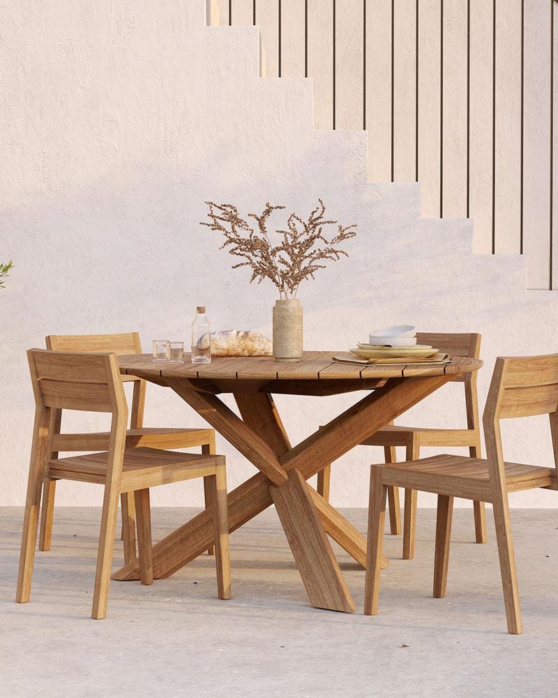 Circle Outdoor Dining Table